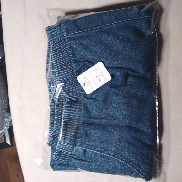 SKU 95W Basic Edition Woman Denim shorts. - Picture 8 of 8